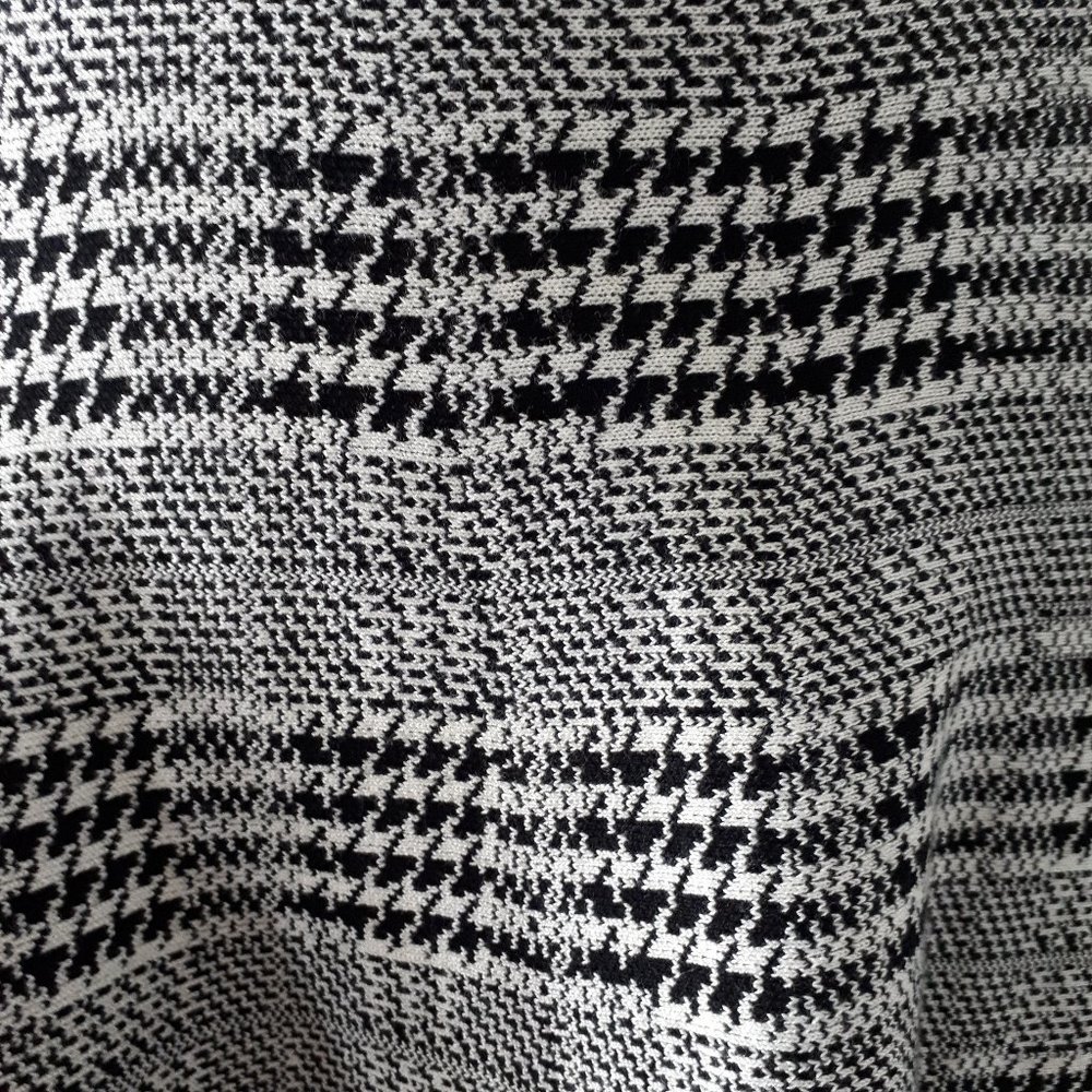 NWOT MAX STUDIO Fit & Flare Houndstooth Knit Skirt - Picture 11 of 16